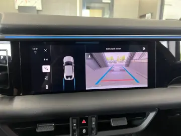 PORSCHE Macan 4   Panorama   AHK   Luftfederung