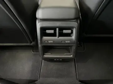PORSCHE Macan 4   Panorama   AHK   Luftfederung