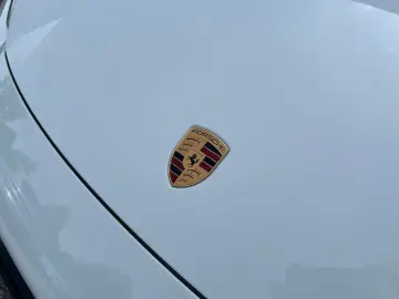 PORSCHE Macan 4   Panorama   AHK   Luftfederung