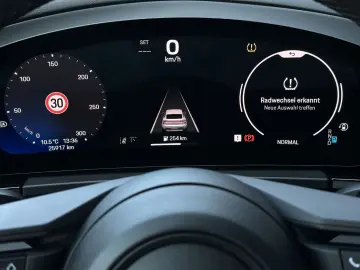 PORSCHE Macan 4 PASM PANO Lenkradheizung
