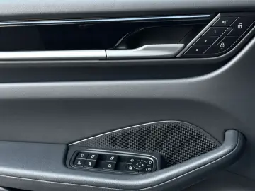 PORSCHE Macan 4 PASM PANO Lenkradheizung