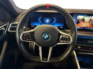 BMW i4 M50 xDrive M SPORT PRO ADAPTLED GLASDACH