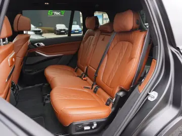 BMW X7 M60i Frozen Black LCI AHK Carbon SkyLounge AC
