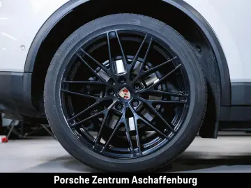 PORSCHE Macan 4 Electric Panoramadach Luftfederung