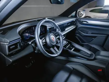 PORSCHE Macan 4 Electric Panoramadach Luftfederung