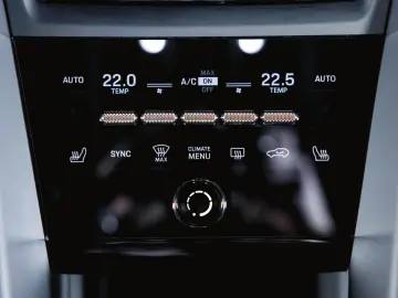 PORSCHE Macan 4 Electric Panoramadach Luftfederung