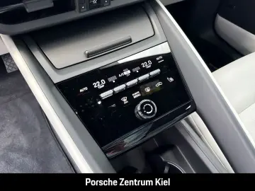 PORSCHE Macan Surround-View LED-Matrix Head-Up Display