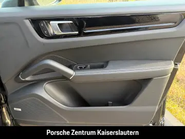 PORSCHE Cayenne Coupe InnoDrive Head-Up Sportabgas BOSE