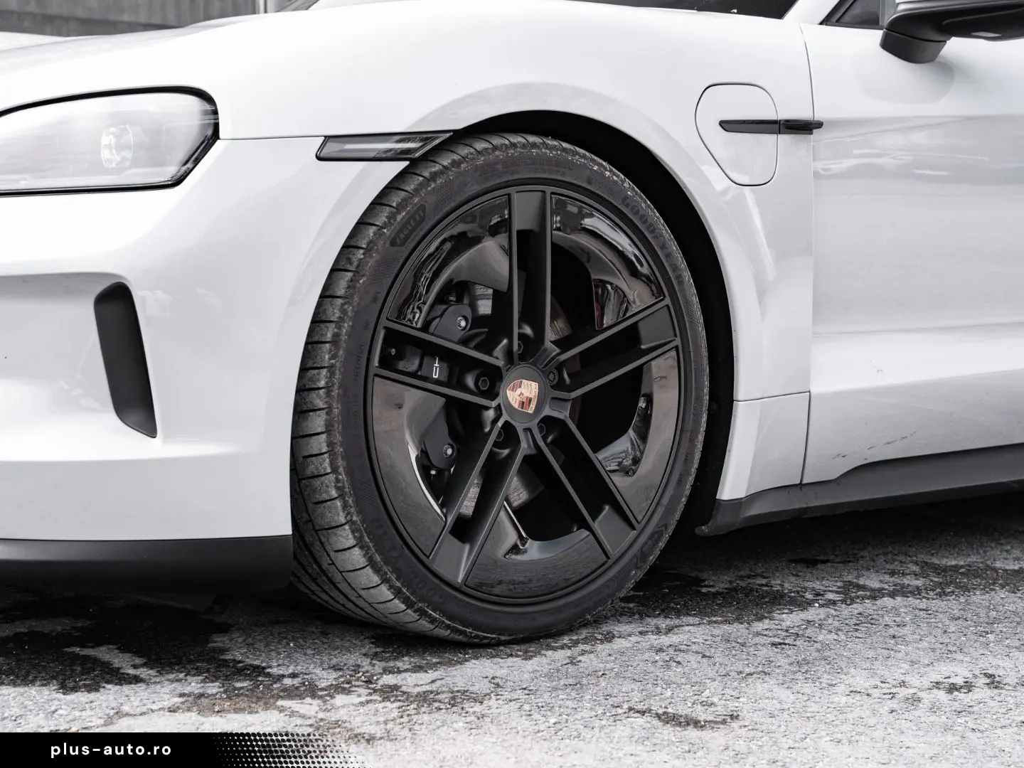 PORSCHE Taycan 2024 — imagine 14