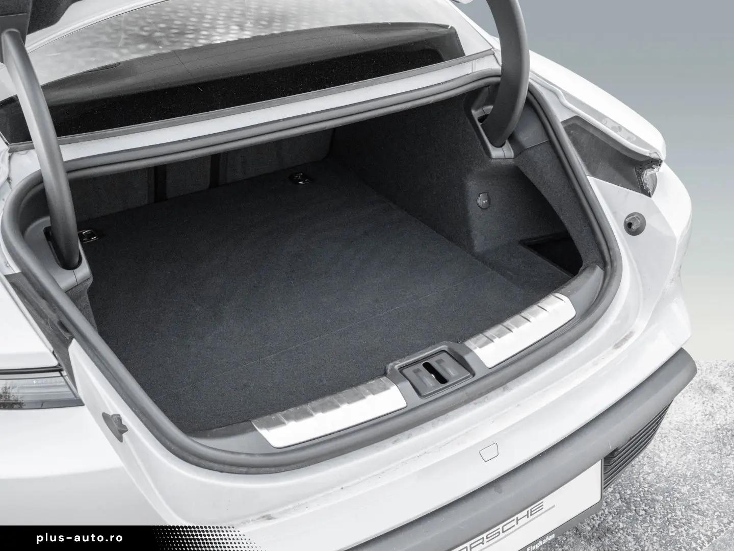 PORSCHE Taycan 2024 — imagine 18