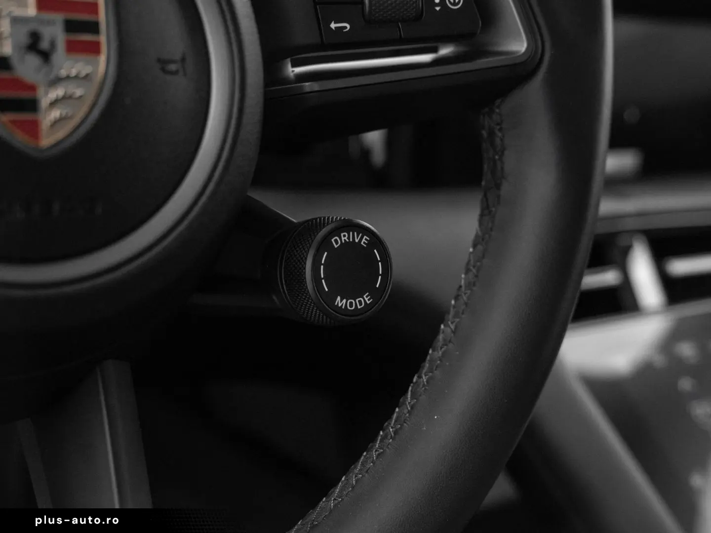 PORSCHE Taycan 2024 — imagine 33