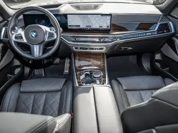 BMW X5 xDrive40d M Sport Pro AHK Pano 7. Sitzer HK