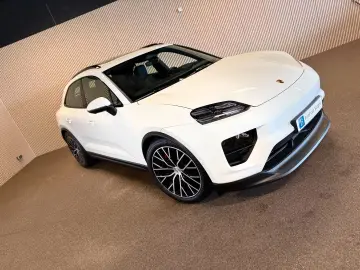 PORSCHE Macan 4S 100 kWh 449 PS-LUFT-PANO-HEAD UP-VOLL