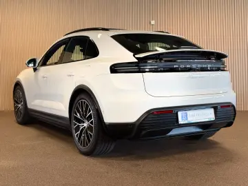 PORSCHE Macan 4S 100 kWh 449 PS-LUFT-PANO-HEAD UP-VOLL