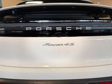 PORSCHE Macan 4S 100 kWh 449 PS-LUFT-PANO-HEAD UP-VOLL