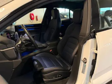 PORSCHE Macan 4S 100 kWh 449 PS-LUFT-PANO-HEAD UP-VOLL