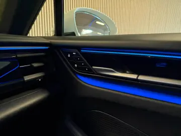 PORSCHE Macan 4S 100 kWh 449 PS-LUFT-PANO-HEAD UP-VOLL