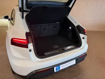 PORSCHE Macan 4S 100 kWh 449 PS-LUFT-PANO-HEAD UP-VOLL