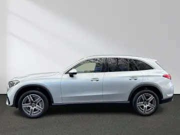 MERCEDES-BENZ GLC 400 e 4M AMG DigitalLight Pano Dis…