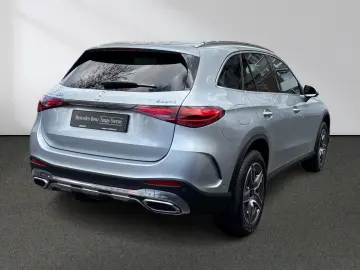 MERCEDES-BENZ GLC 400 e 4M AMG DigitalLight Pano Dis…