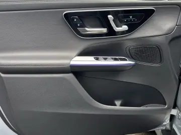 MERCEDES-BENZ GLC 400 e 4M AMG DigitalLight Pano Dis…