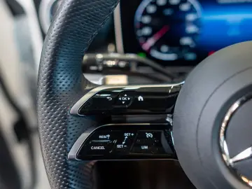 MERCEDES-BENZ GLC 300 de 4M AMG Sport Premium NIGHT PANO LED