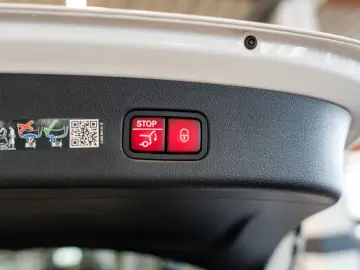 MERCEDES-BENZ GLC 300 de 4M AMG Sport Premium NIGHT PANO LED
