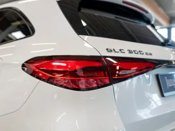 MERCEDES-BENZ GLC 300 de 4M AMG Sport Premium NIGHT PANO LED