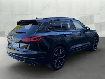 VW Touareg 3.0 TDI V6 4M R-LINE BLACK  AHK DYNAUDIO