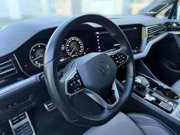VW Touareg 3.0 TDI V6 4M R-LINE BLACK  AHK DYNAUDIO