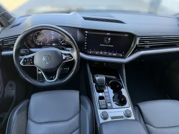 VW Touareg 3.0 TDI V6 4M R-LINE BLACK  AHK DYNAUDIO