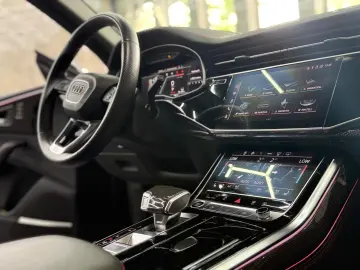 AUDI Q8 50 TDI quattro competition plus