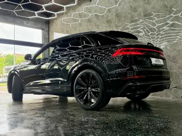 AUDI Q8 50 TDI quattro competition plus
