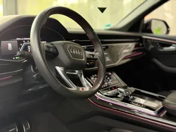 AUDI Q8 50 TDI quattro competition plus
