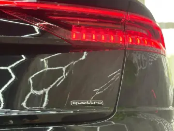 AUDI Q8 50 TDI quattro competition plus