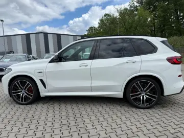 BMW X5 xDr 45e M-Sport HUD LaserPano Luft KlimaMassa