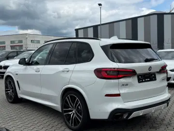 BMW X5 xDr 45e M-Sport HUD LaserPano Luft KlimaMassa