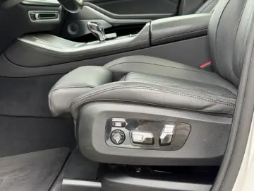 BMW X5 xDr 45e M-Sport HUD LaserPano Luft KlimaMassa