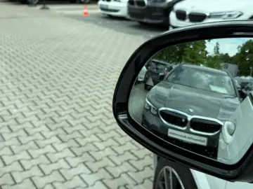 BMW X5 xDr 45e M-Sport HUD LaserPano Luft KlimaMassa