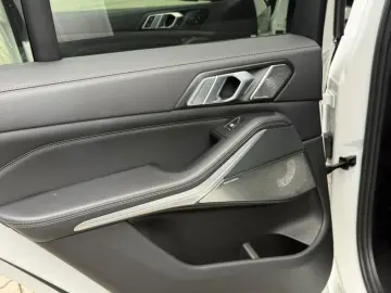 BMW X5 xDr 45e M-Sport HUD LaserPano Luft KlimaMassa