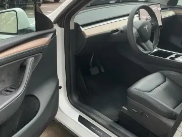 TESLA Model Y Long Range AWD 75kWh 351pk 93% SoH AMD R