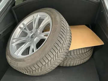 TESLA Model Y Long Range AWD 75kWh 351pk 93% SoH AMD R