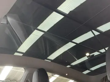 TESLA Model Y Long Range AWD 75kWh 351pk 93% SoH AMD R
