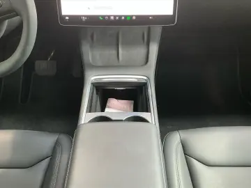 TESLA Model Y Long Range AWD 75kWh 351pk 93% SoH AMD R