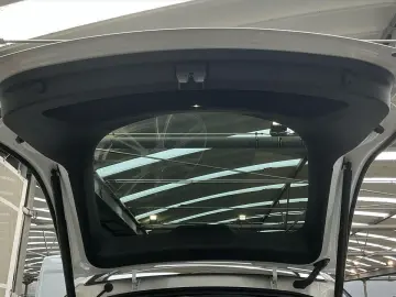 TESLA Model Y Long Range AWD 75kWh 351pk 93% SoH AMD R