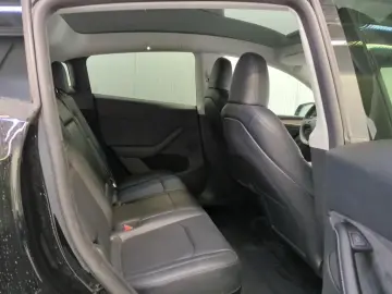 TESLA Model Y Standard RWD Plus 351pk [ LFP ACCU AUTOP