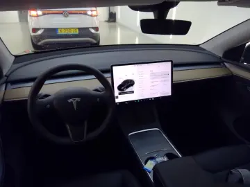 TESLA Model Y Standard RWD Plus 351pk 94 5% SoH [ LFP