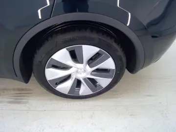 TESLA Model Y Standard RWD Plus 351pk 94 5% SoH [ LFP