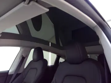 TESLA Model Y Standard RWD Plus 351pk 94 5% SoH [ LFP