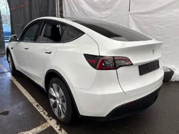 TESLA Model Y Long Range Dual AWD 19  8-Fach   AHK